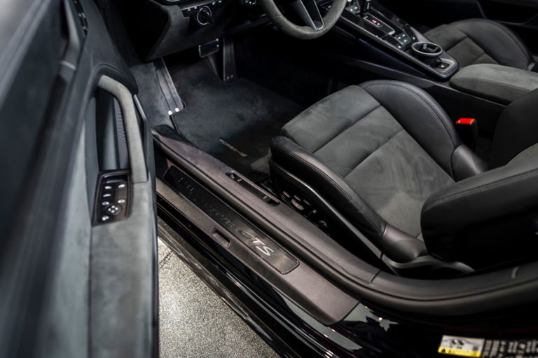 Porsche 992 Carrera GTS