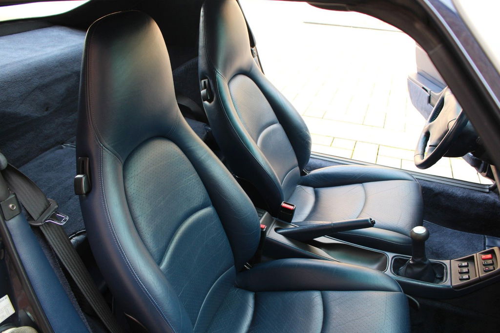 Porsche 993 Carrera 4