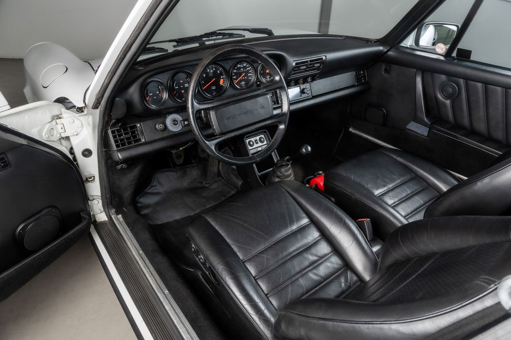 Porsche 911 Carrera 3.2