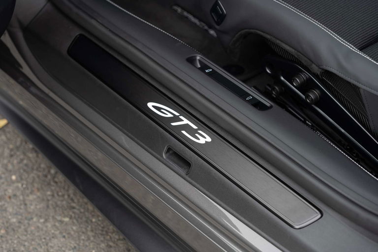 Porsche 992 GT3 Touring