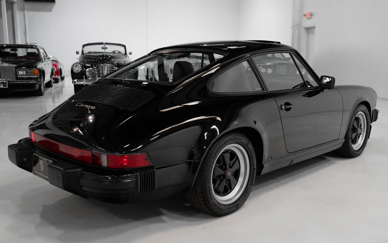 Porsche 911 Carrera 3.2 (US)