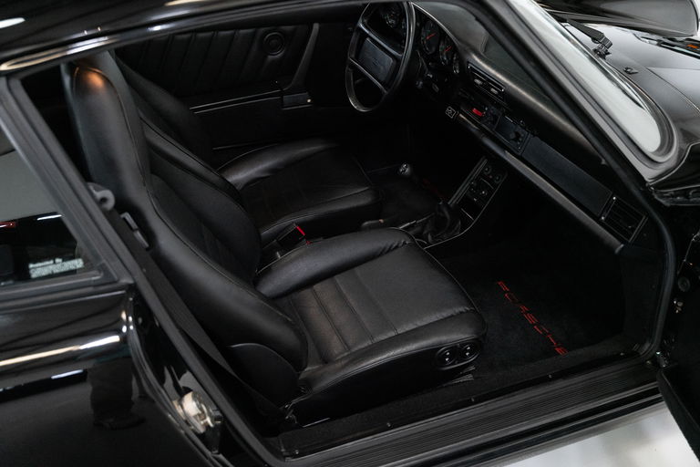 Porsche 911 Carrera 3.2 (US)