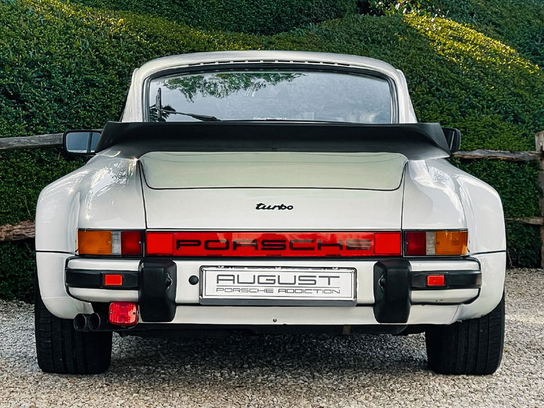 Porsche 911 Turbo 3.3