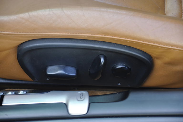 Porsche 996 Carrera 4 Millennium Edition