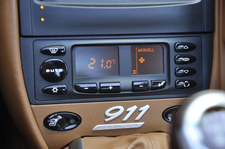 Porsche 996 Carrera 4 Millennium Edition