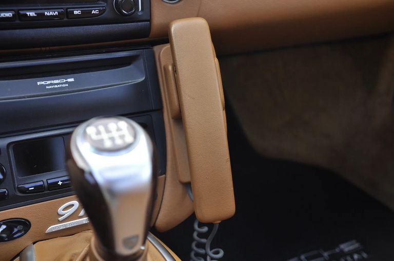 Porsche 996 Carrera 4 Millennium Edition