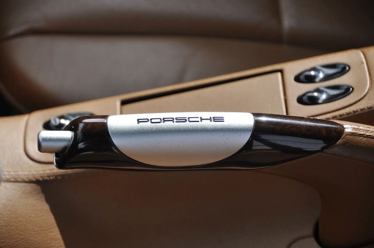 Porsche 996 Carrera 4 Millennium Edition