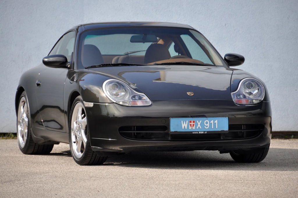 Porsche 996 Carrera 4 Millennium Edition