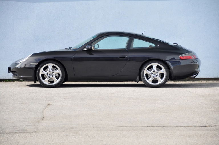Porsche 996 Carrera 4 Millennium Edition