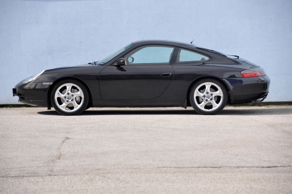 Porsche 996 Carrera 4 Millennium Edition