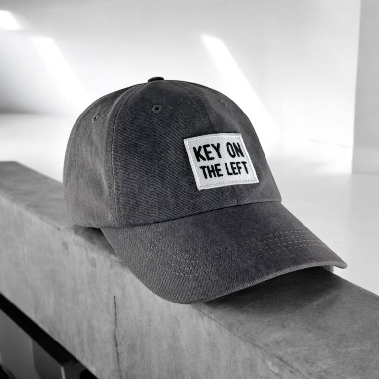 Cap “Key on the left” Vintage