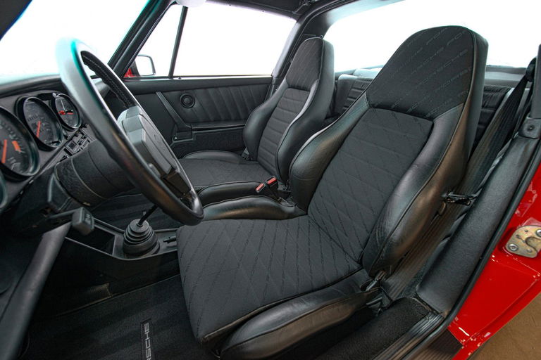 Porsche 911 Carrera 3.2