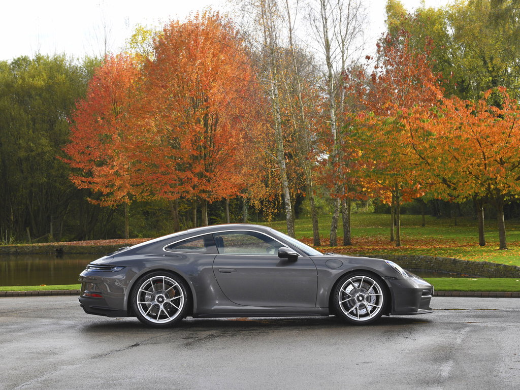 Porsche 992 GT3 Touring