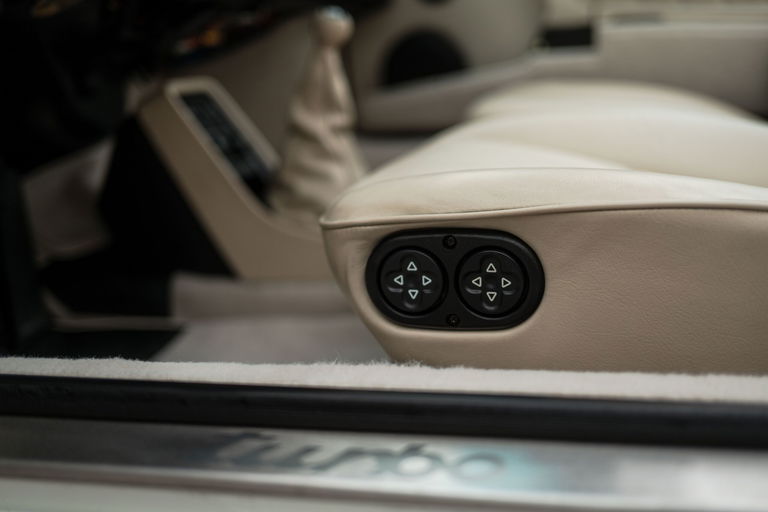 Porsche 911 Turbo 3.3