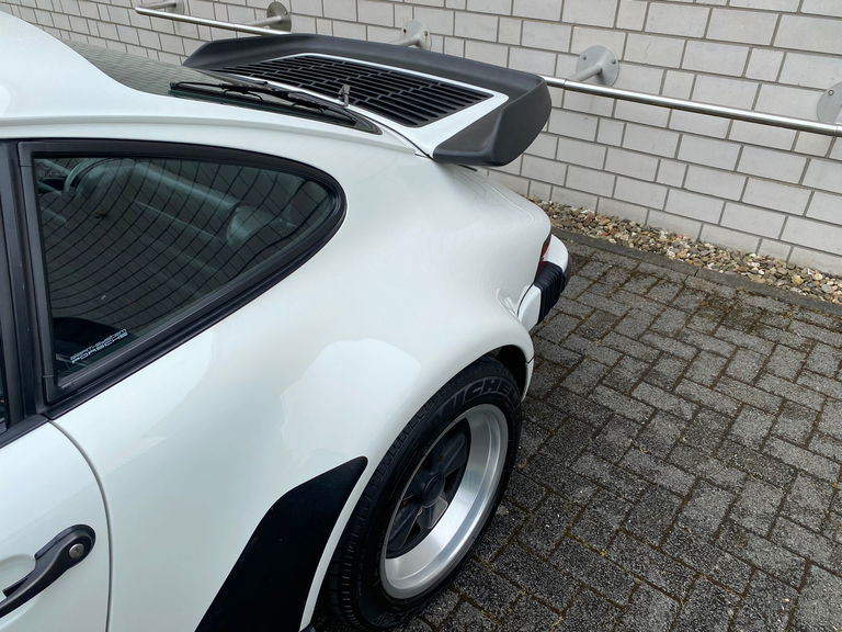 Porsche 911 Turbo 3.3