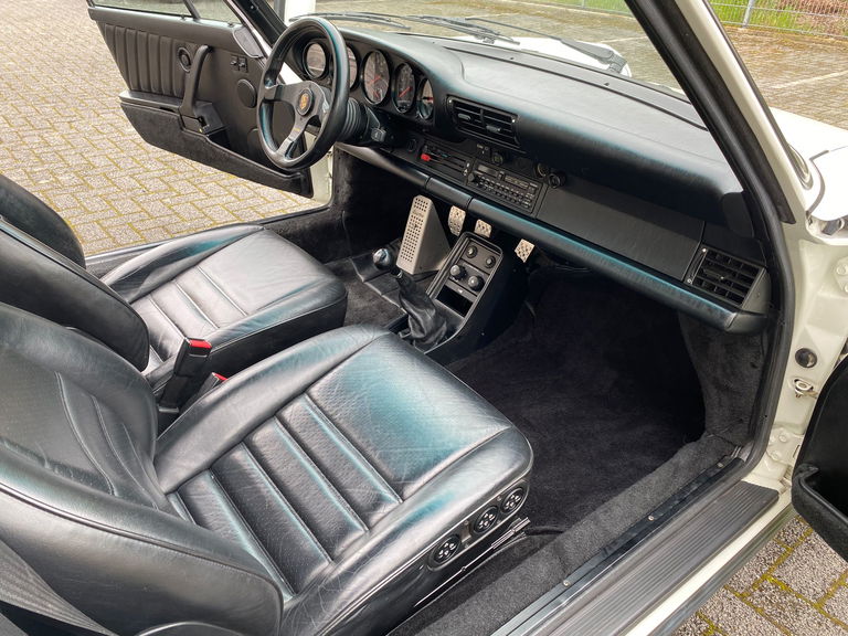 Porsche 911 Turbo 3.3