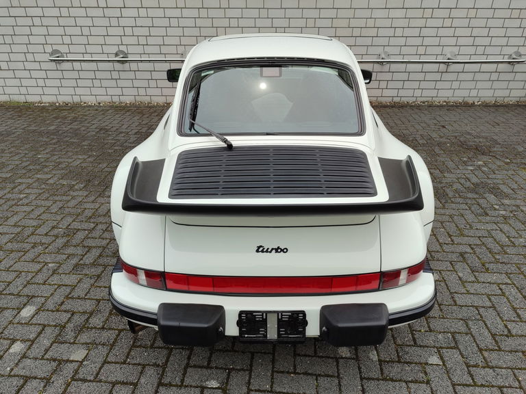 Porsche 911 Turbo 3.3