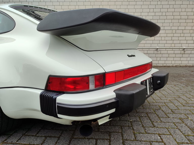 Porsche 911 Turbo 3.3