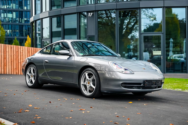 Porsche 996 Carrera 4