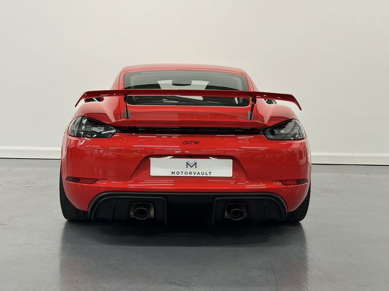 Porsche 718 Cayman GT4