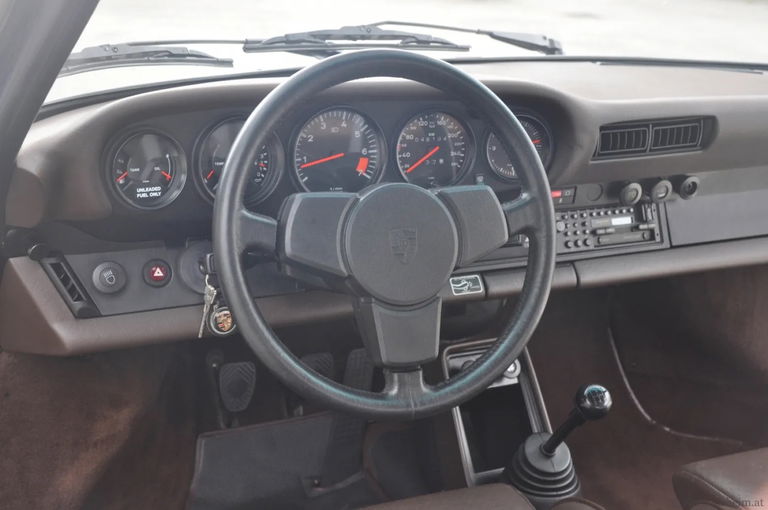 Porsche 911 Carrera 3.2 (KAT)