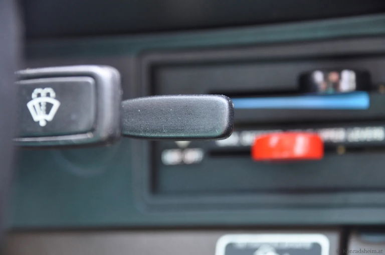 Porsche 911 Carrera 3.2 (KAT)