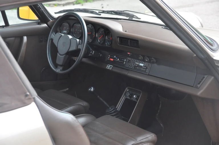 Porsche 911 Carrera 3.2 (KAT)