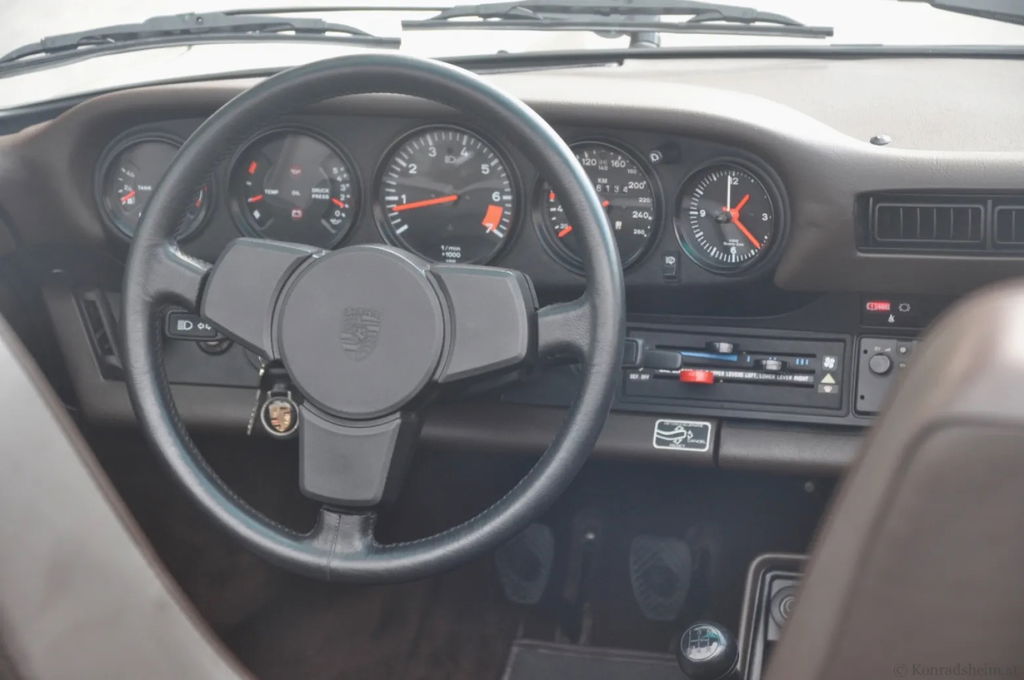 Porsche 911 Carrera 3.2 (KAT)