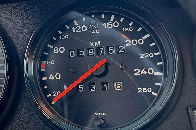 Porsche 911 Carrera 3.2 (KAT)