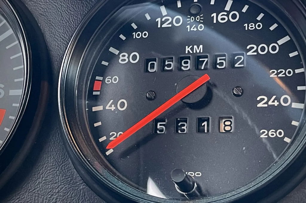 Porsche 911 Carrera 3.2 (KAT)