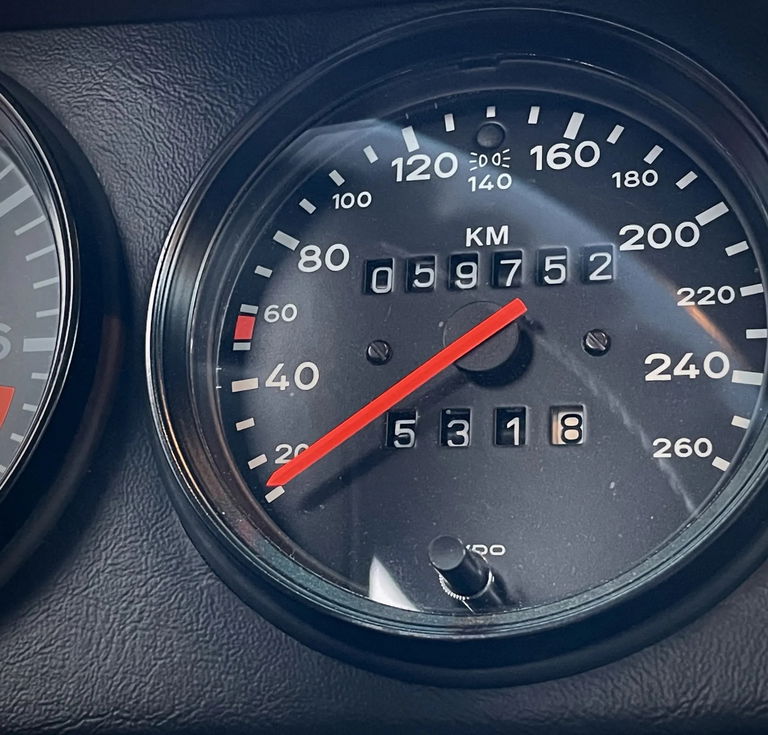 Porsche 911 Carrera 3.2 (KAT)