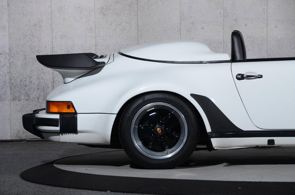 Porsche 911 Carrera 3.2 Speedster (US)