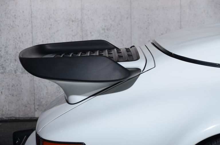 Porsche 911 Carrera 3.2 Speedster (US)