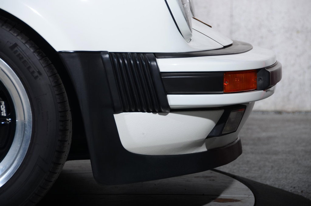 Porsche 911 Carrera 3.2 Speedster (US)
