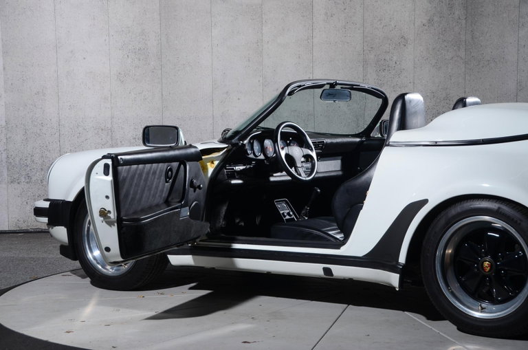 Porsche 911 Carrera 3.2 Speedster (US)