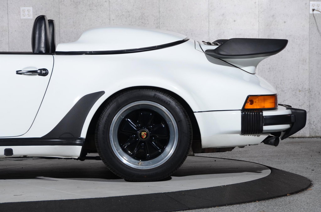 Porsche 911 Carrera 3.2 Speedster (US)