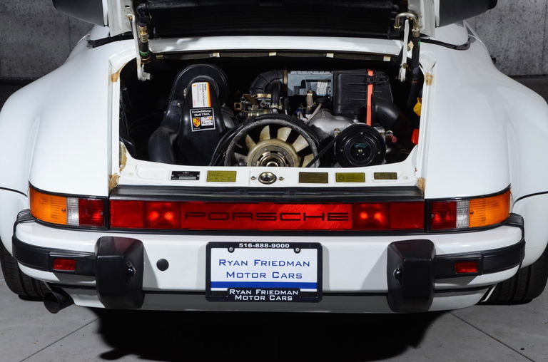 Porsche 911 Carrera 3.2 Speedster (US)