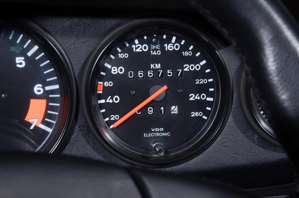 Porsche 911 Carrera 3.2 Speedster (US)