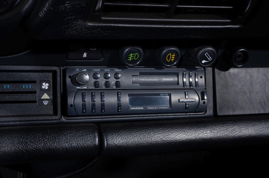 Porsche 911 Carrera 3.2 Speedster (US)