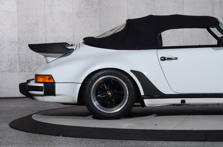 Porsche 911 Carrera 3.2 Speedster (US)