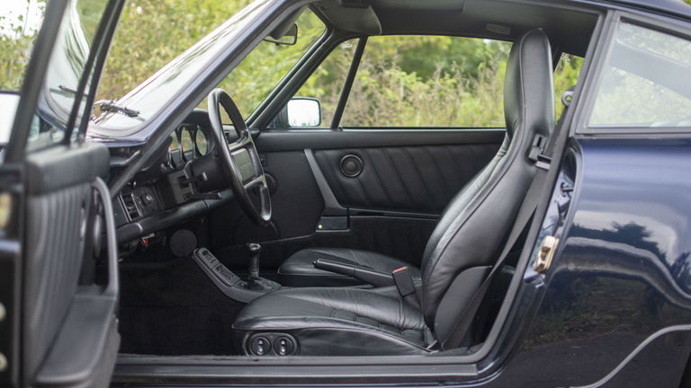 Porsche 964 Carrera 4