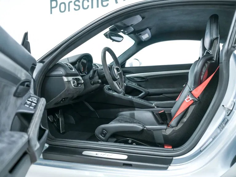 Porsche 981 Cayman GT4