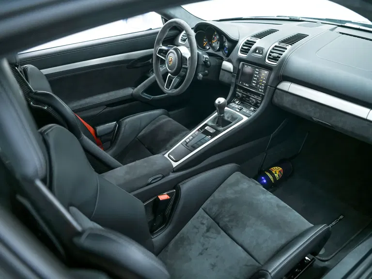 Porsche 981 Cayman GT4