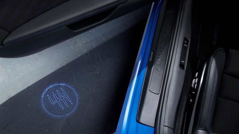 The Porsche 992.2 Carrera T brings back the manuals!