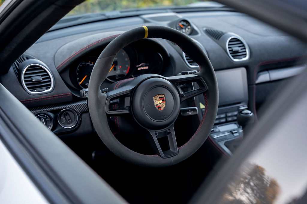 Porsche 718 Cayman GT4 RS