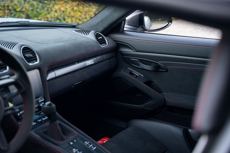 Porsche 718 Cayman GT4 RS