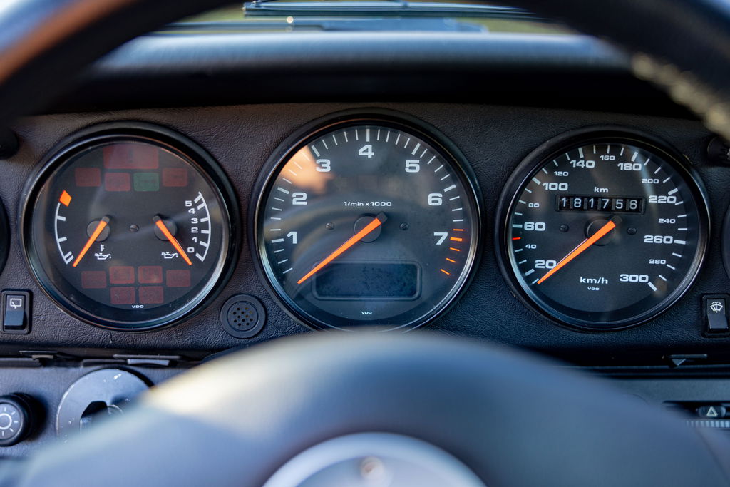 Porsche 964 Carrera 4