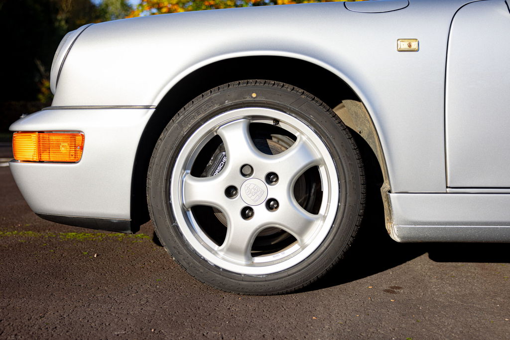 Porsche 964 Carrera 4
