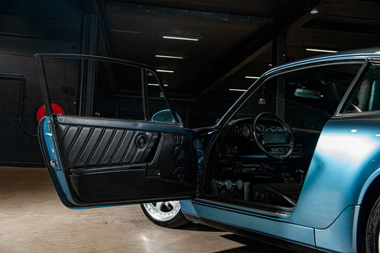 Porsche 964 Carrera 4