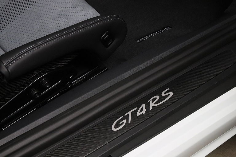 Porsche 718 Cayman GT4 RS